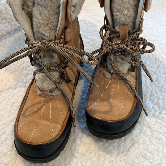 JBU Northgate Winter Boots - Women's Size 7. - Picture 6 of 9